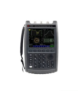 เครื่องวิเคราะห์เครือข่ายไมโครเวฟแบบพกพา Keysight N9926A FieldFox, 14 GHz, อะแดปเตอร์ AC/DC, สายไฟแบบเฉพาะประเทศ # ดีมาก - Product Image 4