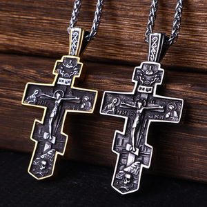 Collar religioso de acero inoxidable cristiano ortodoxo de producción OEM crucifijo chapado en oro Cruz de Jesús para regalo o fiesta - Product Image 2