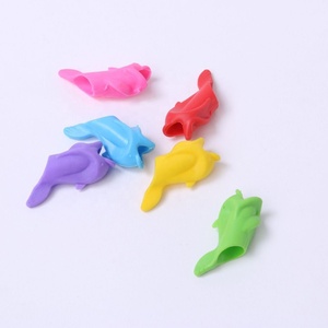 Agarraderas de Plástico Duraderas y Lavables con Forma de Pez para Lápices y Bolígrafos, Venta al por Mayor, Zhejiang Modern, Agarraderas Correctoras de Hábitos de Escritura <span class=keywords><strong>3D</strong></span> con Forma de Delfín para Niños - Product Image 5