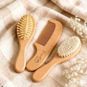 Lot de 3 brosses à cheveux personnalisées pour bébé avec nom gravé, ensemble brosse et peigne en bois pour nouveau-nés - Cadeaux de bienvenue - Product Image 3