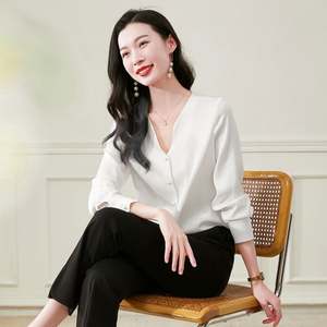 Camisa de manga larga de seda elegante e intelectual de varios botones de una sola fila con cuello cuadrado de Color sólido de primavera para damas de oficina - Product Image 3