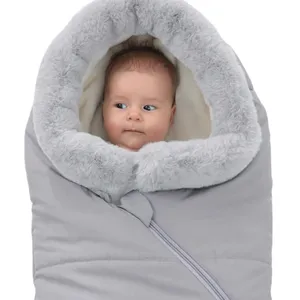 婴儿车通用脚套，冬季舒适，配有可拆卸毛领，拉链防风雨保暖婴儿睡袋