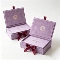 Boîtes cadeaux de luxe en velours violet avec fermeture magnétique, logo personnalisé en feuille d'or, boîte rigide en forme de livre pour cadeaux et artisanat