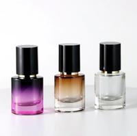 Conteneur de bouteilles cosmétiques de luxe collier en or compte-gouttes de sérum en verre rond cylindrique 30mL 50mL pour les produits cosmétiques de soin
