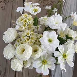 Arrangement de fleurs artificielles en soie pour mariage - Accessoires photo doux et décoration intérieure pour la Fête des Mères, Pâques, Noël - Product Image 2