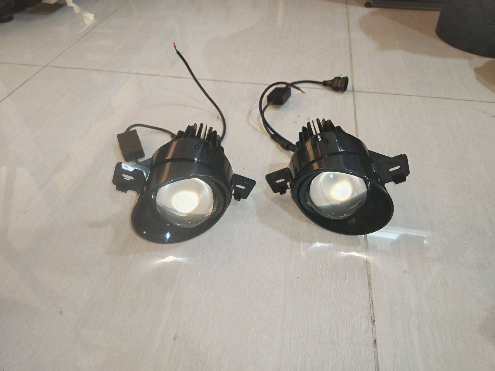 สีเหลือง