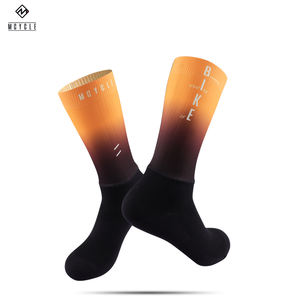 MCYCLE جوارب دراجة هوائية سريعة الجفاف مع شعار مخصص جودة عالية طاقم تنفس مضاد للبكتيريا يتميز عرق رياضة ركوب الدراجات - Product Image 4