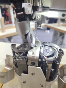 P6-972B Machine à coudre pour chaussures à double aiguille Machine à coudre le <span class=keywords><strong>cuir</strong></span> Machine à coudre industrielle Jack - Product Image 3