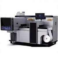 Imprimante d'étiquettes numérique haute précision tout-en-un et machine de découpe avec configuration de couleur UV330mm CMYK+W+V