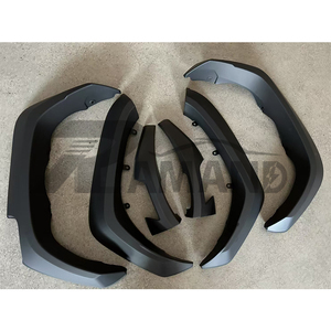 Élargisseurs d'Ailes GR pour Hilux 2016-2024 Version Sud-Américaine en ABS, Extensions d'Ailes GR Sport Accessoires Hilux - Product Image 2