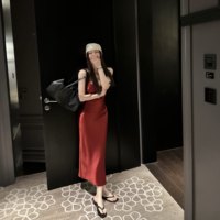 Robe décontractée pour femme Big Heroine, sans bretelles, en acétate uni, avec fines bretelles spaghetti, coupe asymétrique brillante, amincissante, idéale pour l'été, haut de gamme