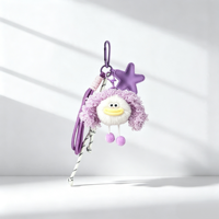 En gros, porte-clés et breloque de sac en peluche douce blanche, monstre aux cheveux bouclés gris, avec étoile bleue, pour décoration de sac à dos