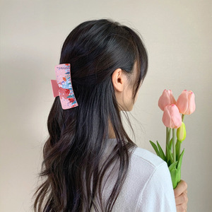 Collection Fête des Mères – Élégante Pince à Cheveux Requin Xiyin en Cuir PU Faite à la Main, Rose Doux, pour un Amour Familial Transfrontalier - Product Image 4