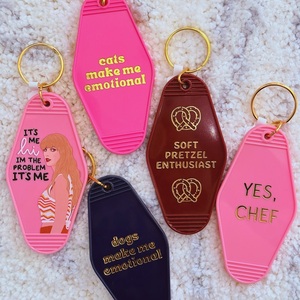 Mới thiết kế cổ điển khách sạn motel Keychain Keyring in trống khách sạn móc khóa tùy chỉnh logo nhựa phòng số khách sạn Móc chìa khóa - Product Image 1