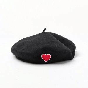 Boina de Lana con Bordado de Corazón, Nueva Moda Otoño Invierno, Linda y Cálida para el Día de San Valentín, Personalizable con Bordado - Product Image 1