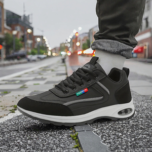 Sneakers Sportive Casual da Uomo di Grandi Dimensioni - Leggere, Traspiranti, con Suola Spessa - Product Image 2