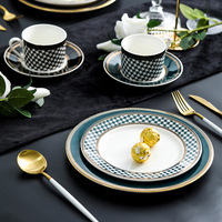Assiettes à dîner en céramique fantaisie vertes et blanches avec impression dorée, assiettes rondes en porcelaine, service de vaisselle pour mariages, fêtes, restaurants
