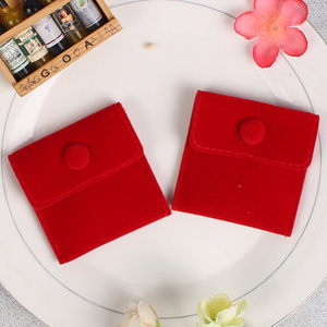 Pochette en velours de qualité supérieure pour bijoux et bracelets avec fermeture à pression, sac cadeau avec logo double face - Product Image 4