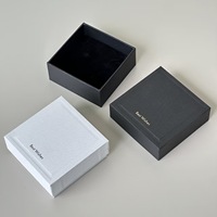 Boîte à bijoux en carton gris avec logo en relief, type de doublure en éponge, type de papier, pour colliers, boucles d'oreilles, bagues