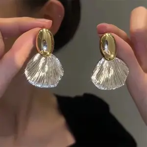 Mode populaire Simple S925 argent aiguille boucles d'oreilles femmes déclaration métal Texture coquille en forme de boucles d'oreilles