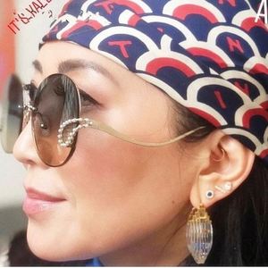Lunettes de soleil rondes surdimensionnées pour femmes, style rétro 2020, avec logo personnalisé, dégradé de couleurs, sans monture - Product Image 3