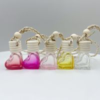 Flacon diffuseur de parfum pour voiture en verre en forme de cœur de 5 ml, vide et rechargeable, pour huiles essentielles, à suspendre, pour la décoration