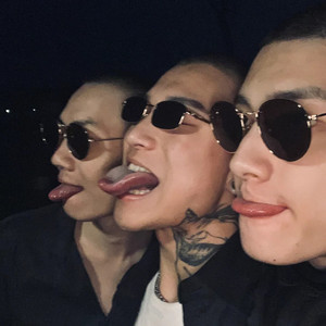 แว่นกันแดดสไตล์ยุโรปอเมริกันย้อนยุค กรอบเล็กทรงเหลี่ยมสไตล์เกาหลี แว่นตาแฟชั่นสำหรับผู้ชายและผู้หญิง สไตล์ฮ่องกงสุดอินเทรนด์ - Product Image 5