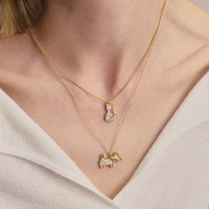 สร้อยคอรูปสัตว์น่ารัก <span class=keywords><strong>ลูก</strong></span>แมว <span class=keywords><strong>ลูก</strong></span>สุนัข วัสดุสแตนเลสชุบทอง 18K ประดับคริสตัลรูปกระดูกอุ้งเท้า  แฟชั่นสำหรับคนรักสัตว์เลี้ยง - Product Image 2