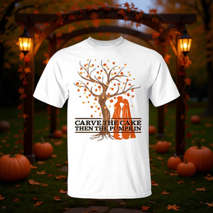 Camiseta Pumpkin Carver con diseño de pastel de bodas, novia y novio, diseño de árbol de otoño, tema de Halloween - Product Image 3