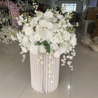 QSLH Ti481 el yapımı yapay beyaz gül çiçekler top Centerpieces düğün Centerpieces çiçek topu örümcek Ivy orkide ile