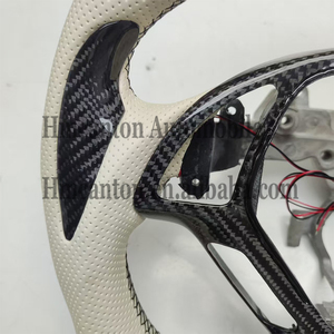 Volante Deportivo Popular de Fibra de Carbono con Agarre de Cuero Perforado y Luces LED, Compatible con Infiniti G27 G37 - Product Image 5