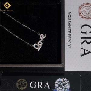 สร้อยคอจี้รูปหัวใจประดับมอสซาไนต์ทรงเหลี่ยม ชุบโรเดียม เงินแท้ 925 ราคาโรงงาน ของขวัญสำหรับผู้หญิง จี้แบบหนามเตย - Product Image 2