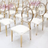 Mobilier de Chambre d'Hôtel Moderne en Gros, Table et Chaises de Mariage de Luxe Dorées à Dossier Ovale en Métal et Acrylique Transparent pour Événements