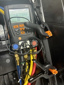 Ensemble de manomètres Testo 550 avec flexibles et colliers de serrage &amp;   Étui rigide 0563 1550 testé HVAC, d'occasion - Product Image 3