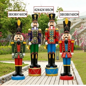 Set Tavolo e Sedie in Resina a Forma di Cono Gelato, Arredamento Colorato per <span class=keywords><strong>Gelateria</strong></span>, Decorazione alla Moda per Interni ed Esterni - Product Image 4