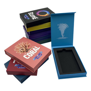 Cartas de Juego de Papel Rígido Personalizadas de Alta Calidad con Impresión a Todo Color y Caja Magnética - Product Image 1
