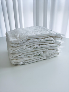 Pañales Desechables al por Mayor para Uso Intensivo, <span class=keywords><strong>Precio</strong></span> de Stock Disponible, Pañales para Adultos Súper Absorbentes de Gran Tamaño, Transpirables con Indicador de Humedad - Product Image 1
