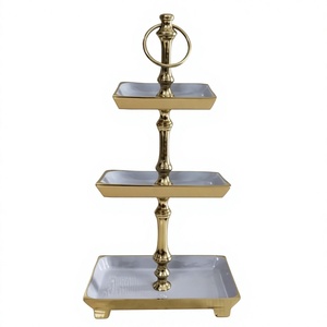 Support à gâteau rectangulaire à trois niveaux en métal doré, plateau de présentation moderne pour fruits, cupcakes, bonbons et pâtisseries, idéal pour les événements - Product Image 1