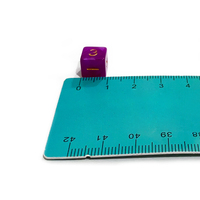 Mini jeu de dés polyédriques violet marbre en plastique