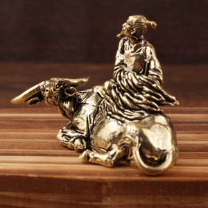 Ornement en laiton de Lao Tzu chevauchant un taureau, décoration pour la maison, le bureau ou le bureau d'étude, artisanat artistique culturel, petite décoration - Product Image 3