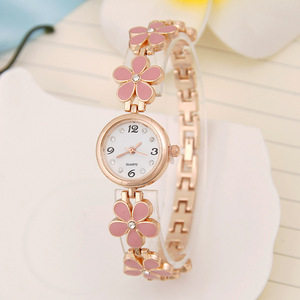 Reloj de pulsera floral elegante para mujer |   Mini Reloj de Pulsera con Esfera y Marcadores de Cristal, Correa Delgada Personalizable para Uso Diario y de Fiesta - Product Image 2