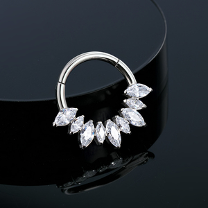 Boucle d'oreille pendante papillon en titane TOPOSH avec zircon pavé, design labret poli à la main, bijoux de corps pour <span class=keywords><strong>piercing</strong></span> plat d'oreille ou d'<span class=keywords><strong>helix</strong></span> - Product Image 3