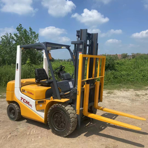 Carrello Elevatore TCM da <span class=keywords><strong>8</strong></span> Tonnellate a Carburante e Impilatore a Gas Naturale <span class=keywords><strong>Komatsu</strong></span> Portatile con Pinza Circolare da 4 Metri - Product Image 2