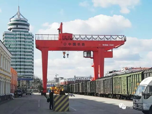 رافعة جسرية للحاويات مثبتة على السكك الحديدية بقدرة 40 طن لرفع الحاويات - Product Image 2