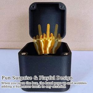 JY Novelty Boîte Cadeau Surprise Doigt d'Honneur en Plastique - Jouet Farce Pop-Up avec Idées Amusantes (5x5x5) pour les 4 ans et plus - Product Image 3