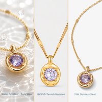 Collier pendentif cercle organique multicolore en CZ - Acier inoxydable 316L, chaîne texturée martelée en or 18K PVD, 10 couleurs disponibles