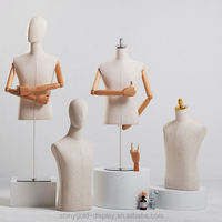Mannequin de mode pour homme, buste demi-corps en lin blanc, pour chemises, sur table
