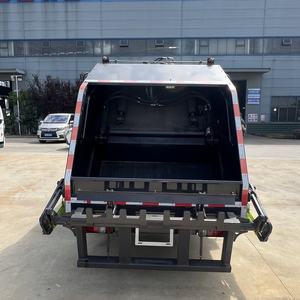 ISUZU ELF 4X2 truk sampah merek terkenal kompresi kecil sepenuhnya ringan modis daya tinggi 5CBM pemuat belakang - Product Image 4