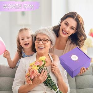 Nouveautés 2024 - Coffret cadeau de couleur violette avec chaussette en peluche, carte de vœux, bougie parfumée, boule de bain - Cadeaux uniques pour femmes pour une prompte guérison - Product Image 2