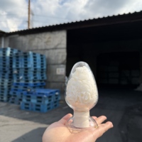 Sulfate d'aluminium en flocons de qualité industrielle Shandong Jiada 17% certifié ISO9001 pour le traitement de l'eau et la fabrication de papier, origine Shandong